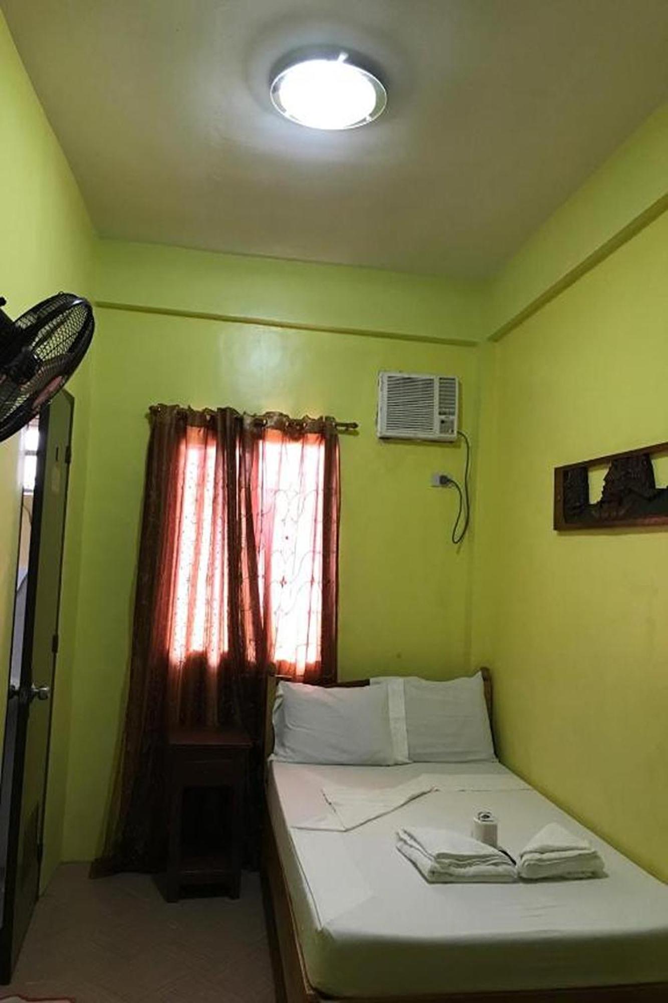 Luis Bay Travellers Lodge Coron Exterior photo